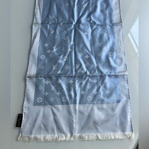 Louis Vuitton Monogram Blue Silk scarf